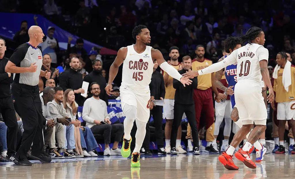 米切尔陷入低谷，刷新队史纪录连败，猛龙球队命运悬念！